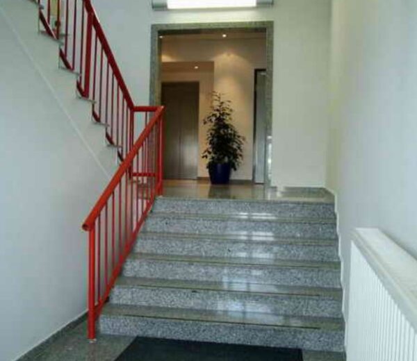 Metal staircase railing type 2